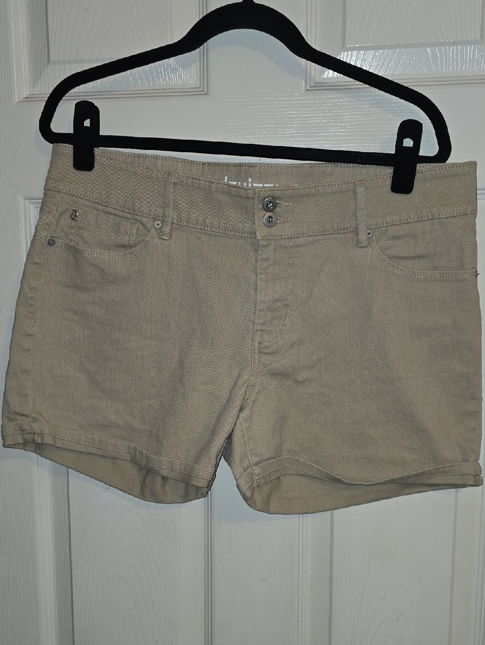 NWOT Levi's Beige Women's Jean Shorts